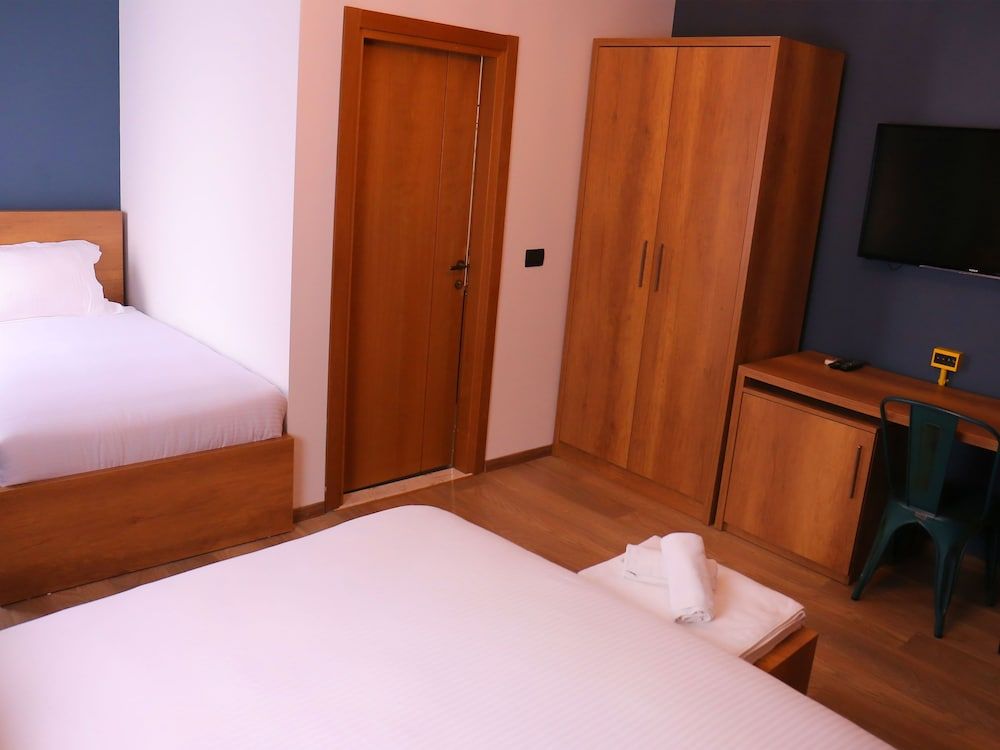 Oda Hotel Tirana Triple Room 9