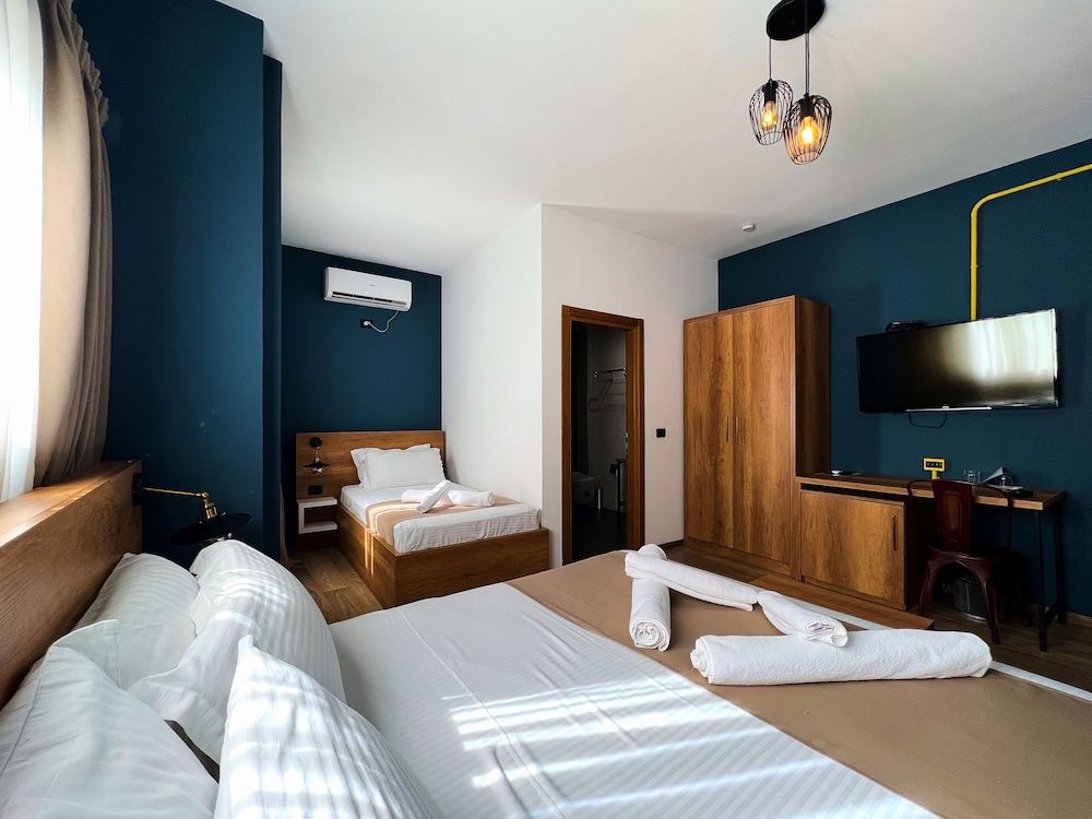 Oda Hotel Tirana Triple Room 5