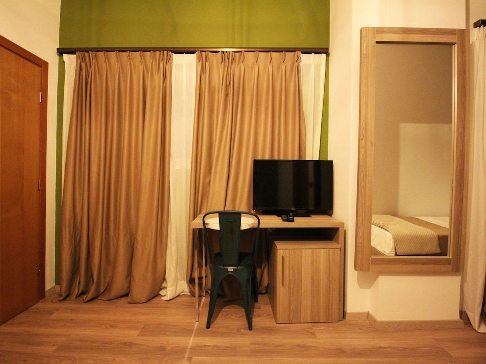 Oda Hotel Tirana Triple Room 13