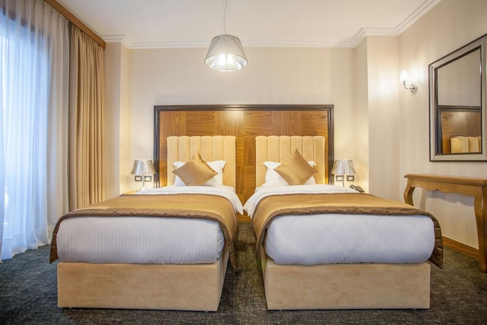 undefined Hotel Colosseo Tirana 8