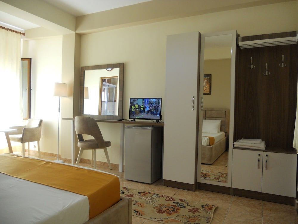 Hotel Onorato Superior Double Room, 1 Bedroom, Non Smoking, Side Beach View 7