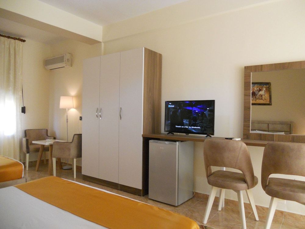 Hotel Onorato Superior Triple Room, 1 Bedroom, Non Smoking, Side Beach View 6