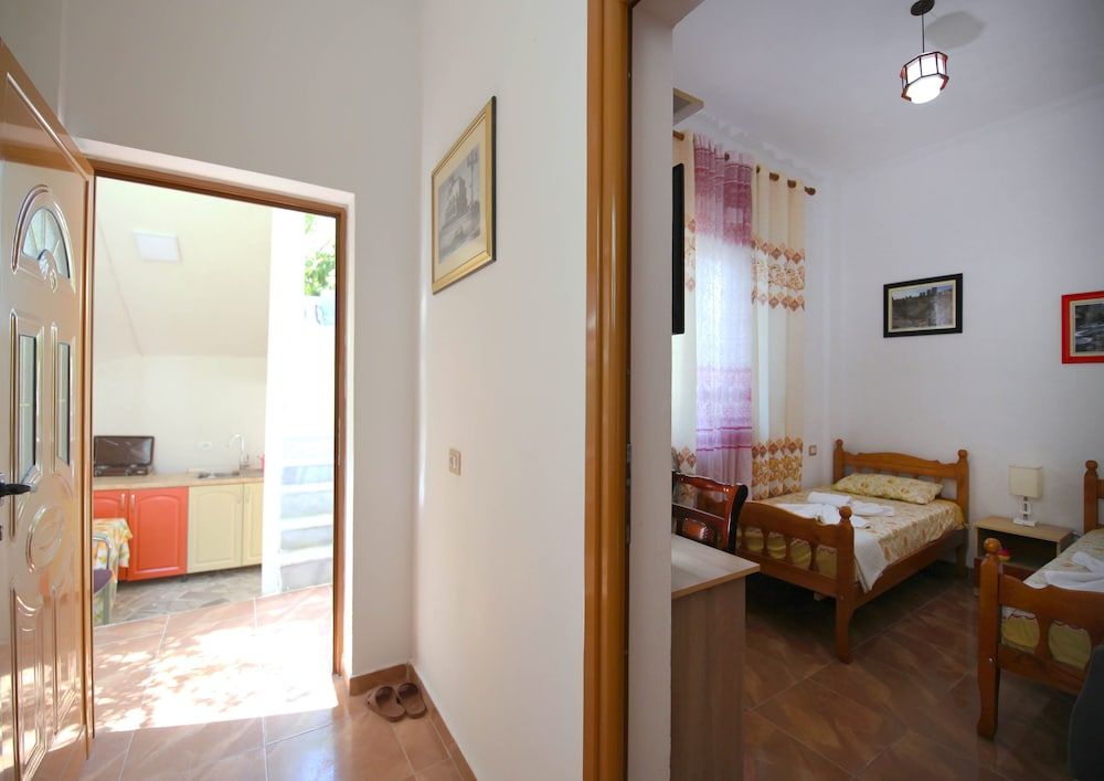 My Home Guest House Standard Twin Room, 2 Twin Beds, Shared Bathroom 3