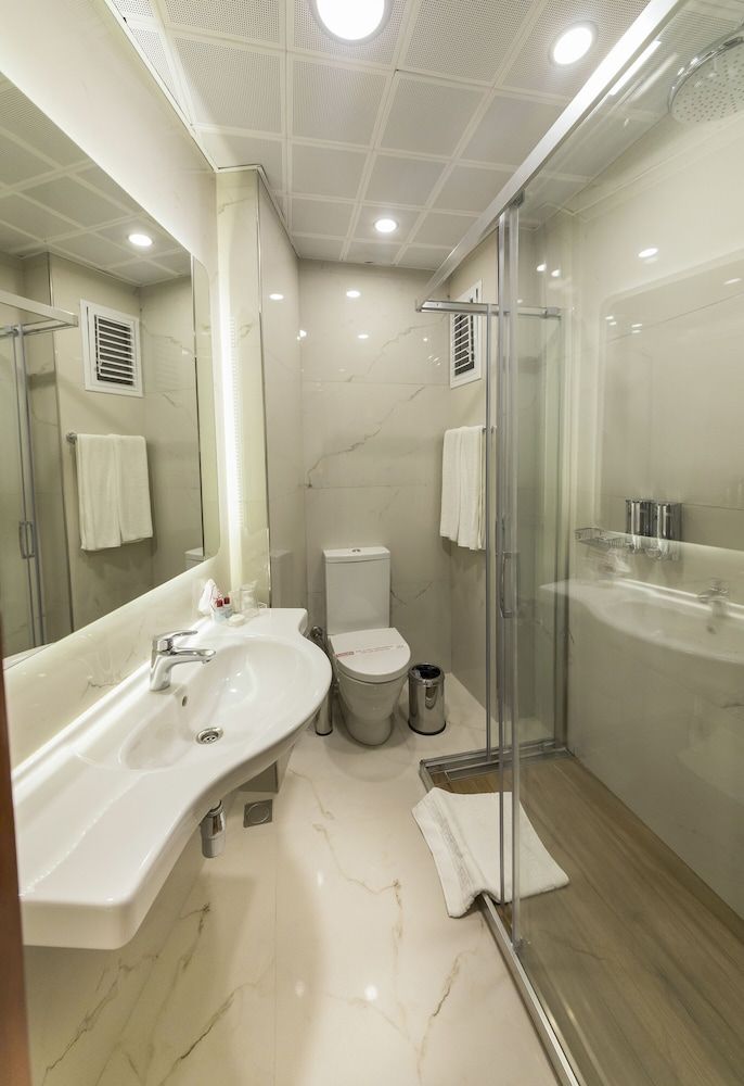 Vardar Palace Hotel - Special Class Economy Twin Room, 1 Bedroom 2