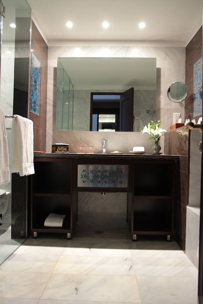 Dushanbe Serena Hotel Deluxe Twin Room 4