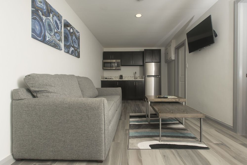 King's Hotel & Residences Family Suite, 2 Bedrooms, Kitchen 3