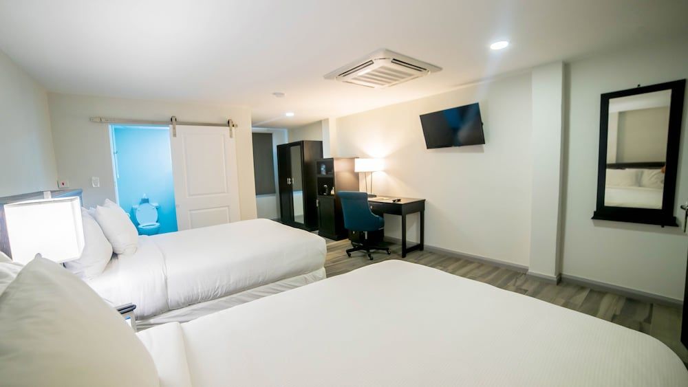 King's Hotel & Residences Comfort Twin Room, 2 Double Beds