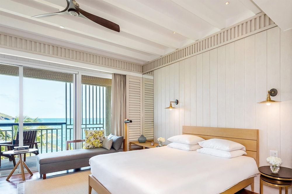 Room, 1 King Bed, Beachfront