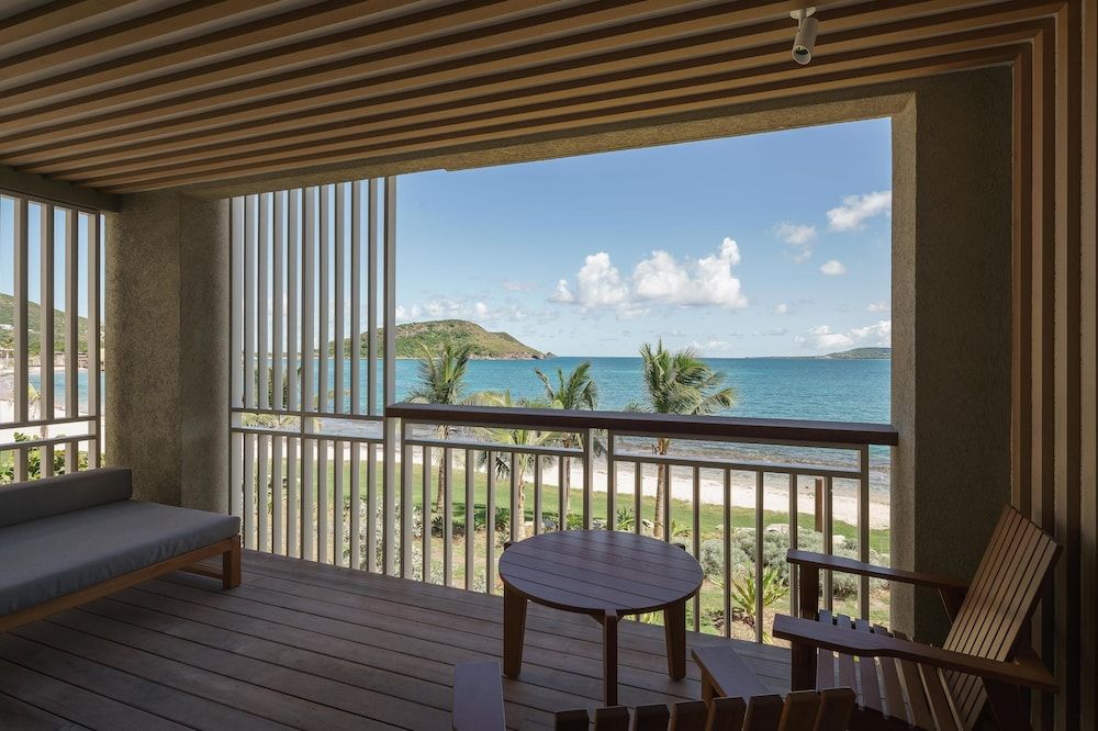 Suite, 1 King Bed with Sofa bed, Beachfront