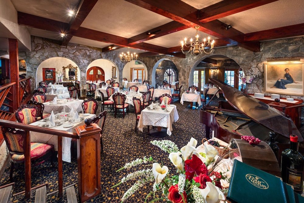 Fourways Inn
