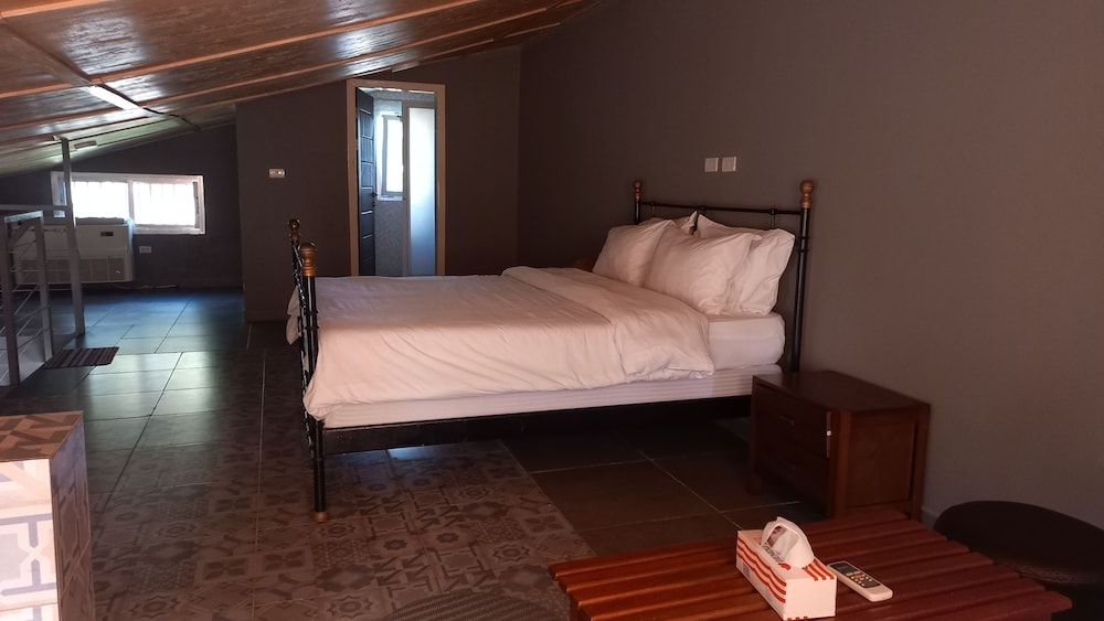 Tropicana Beach and Resort Deluxe Villa, 2 Bedrooms, Kitchen, Ocean View 4