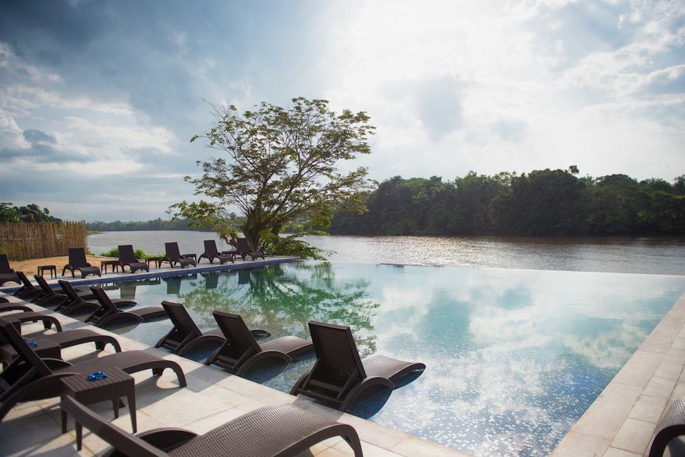 Deluxe Room, 2 Twin Beds, Pool Access