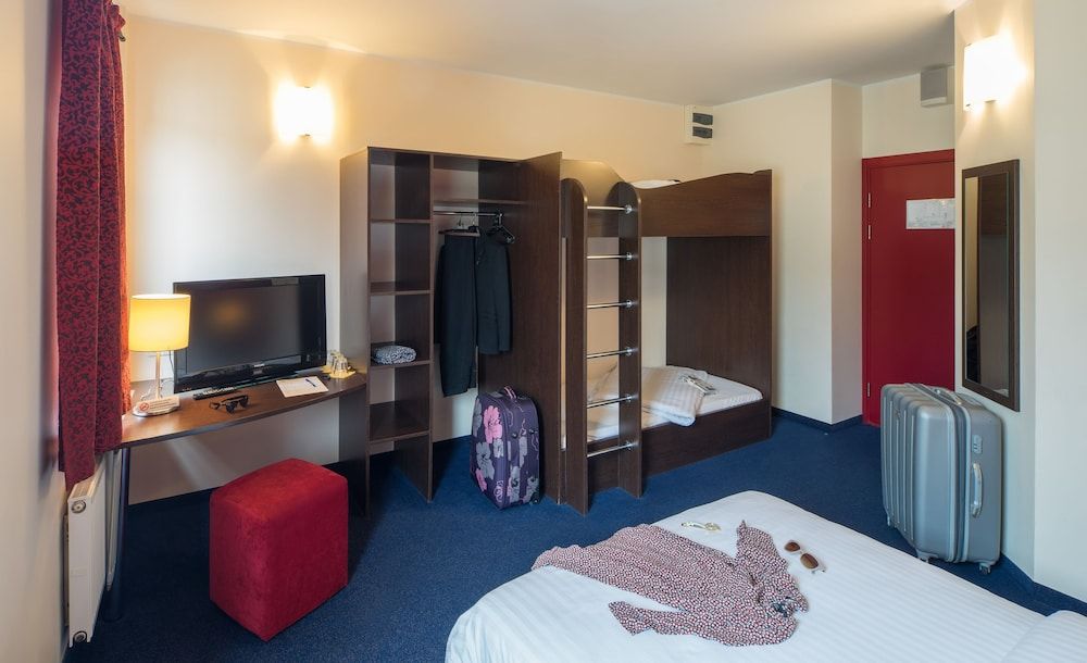 undefined Dodo Hotel 2