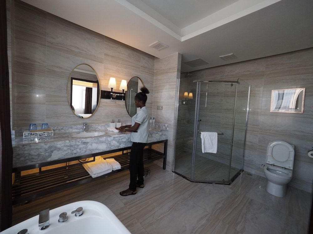 Atlantic Lumley Hotel Deluxe Suite, 1 Bedroom 9