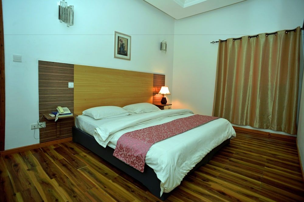 Jess Hotel Senior Suite