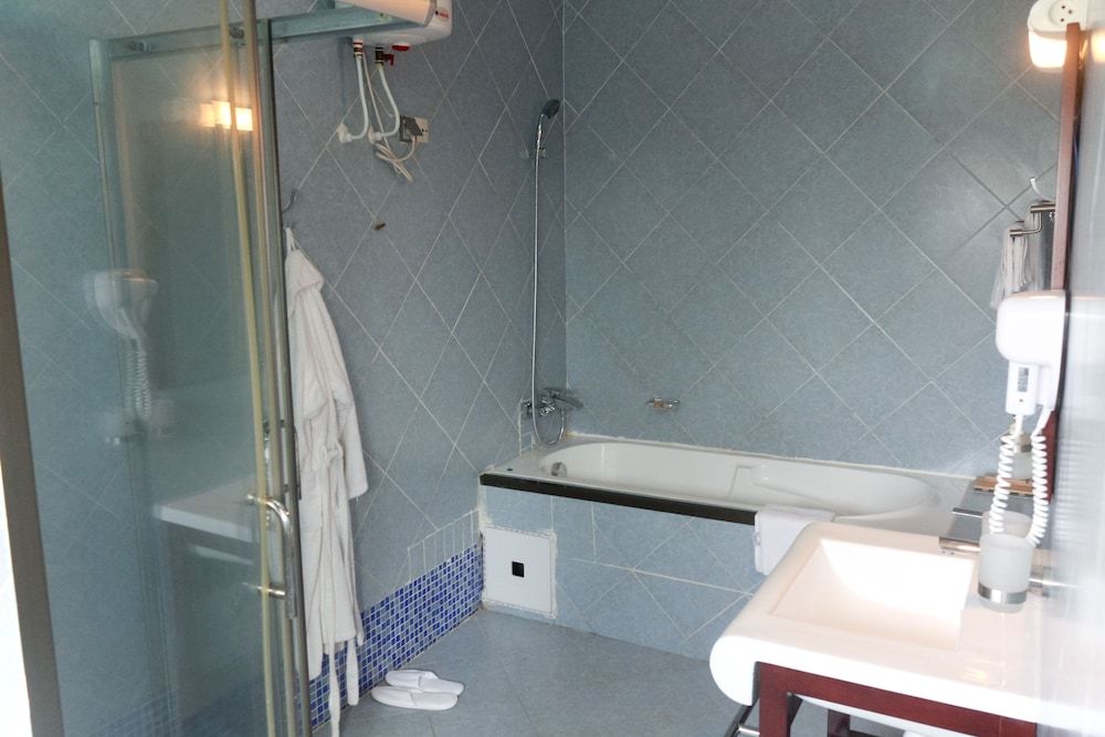 Hotel M'Rode Superior Double Room 6