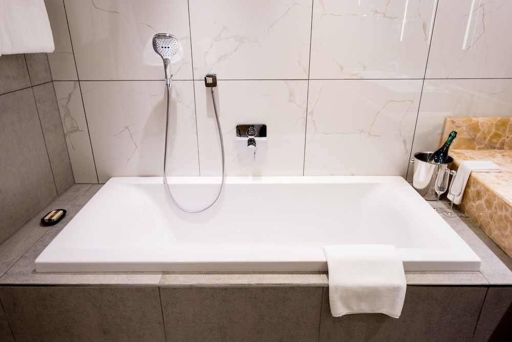 Hotel 2 Fevrier, Lome Presidential Suite 10