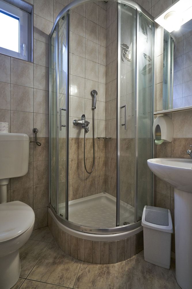 Comfort Triple Room, Private Bathroom