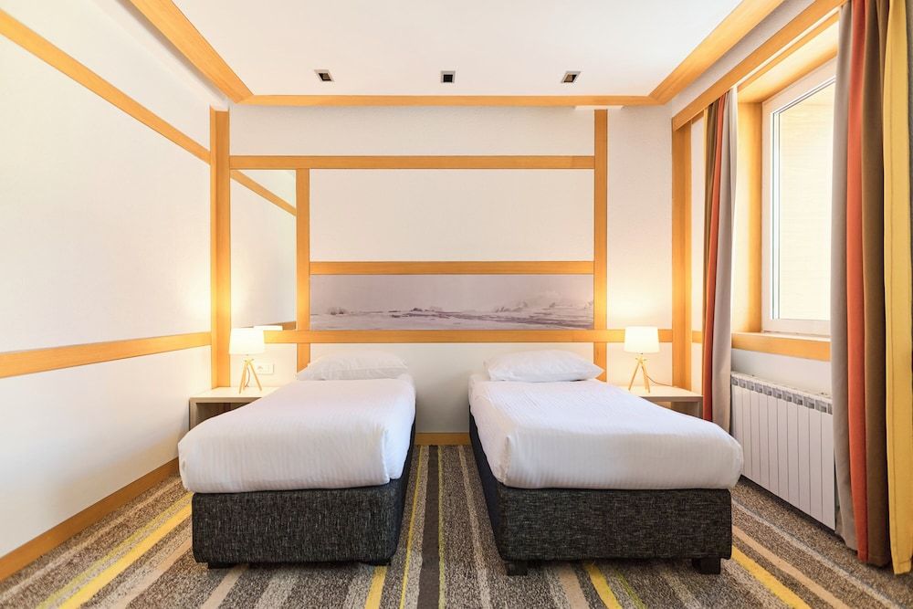 Hotel Han Bjelasnica Deluxe Double or Twin Room with Mountain View 2