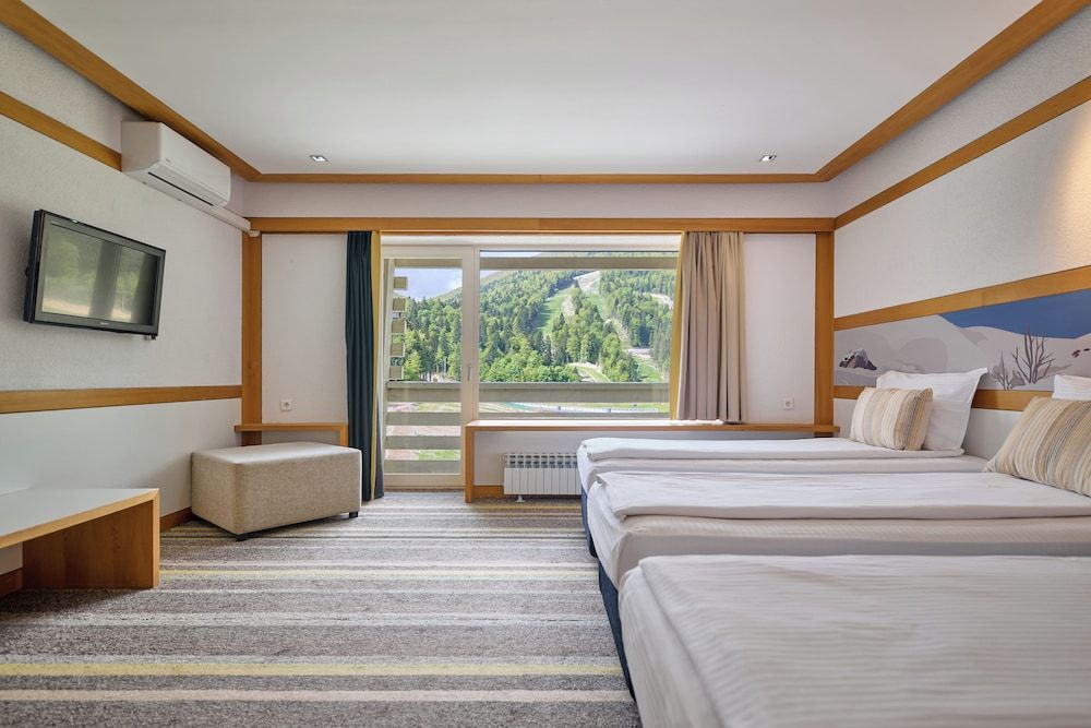 Hotel Han Bjelasnica Double Room with Mountain View and Balcony (AC) 6