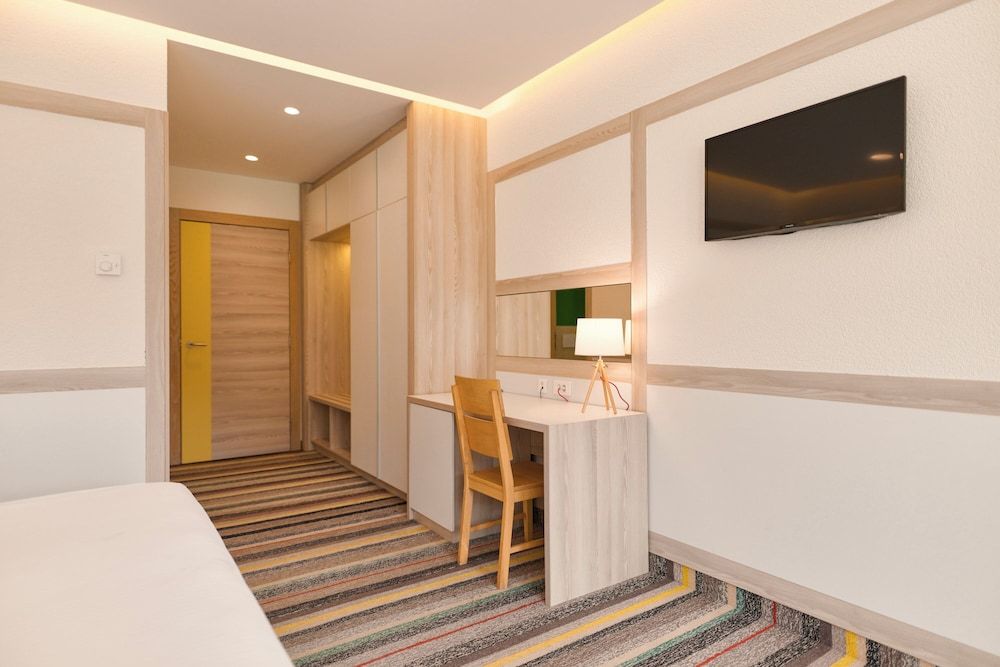 Hotel Han Bjelasnica Double Room with Mountain View and Balcony (AC) 11