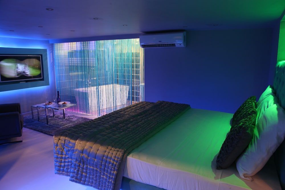 Le Wafou Suite (Levitation) 3