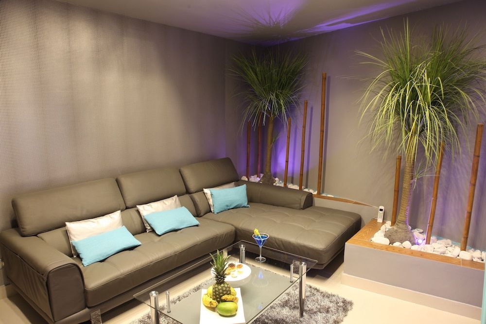 Le Wafou Suite (Levitation) 2