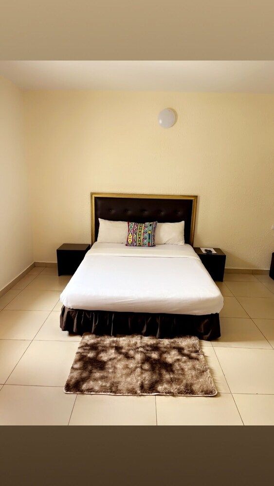 Résidence Mbemba Standard Double Room 8