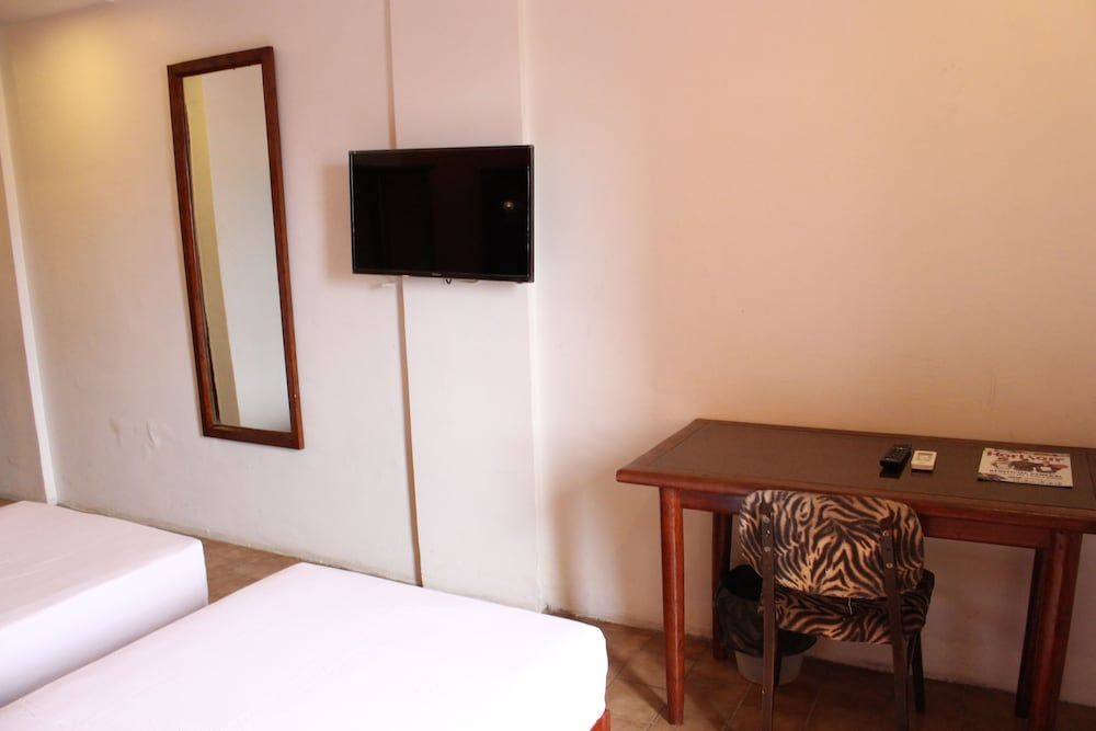 Lewat Hotel Standard Twin Room 8