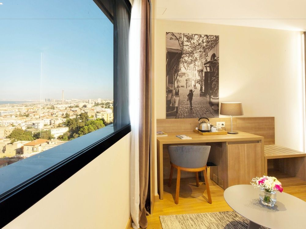 Lamaraz Arts Hotel Premium Twin Room 7