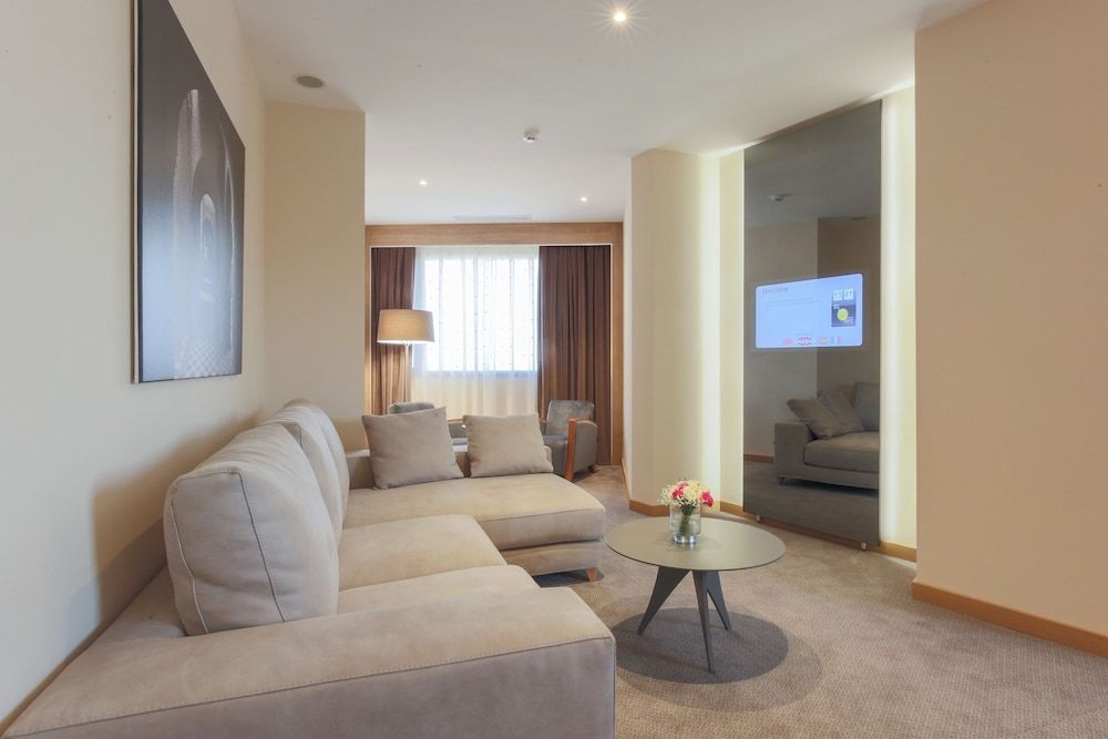 Lamaraz Arts Hotel Premium Suite, Sea View 6