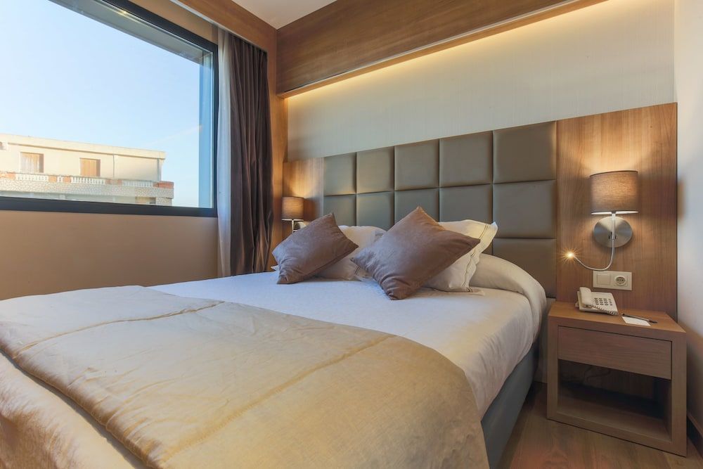 Lamaraz Arts Hotel Deluxe Suite, Sea View