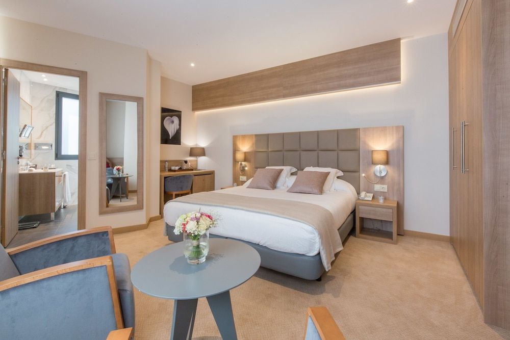 Lamaraz Arts Hotel Premium Suite, Sea View