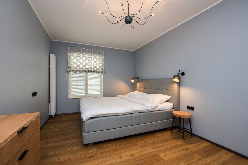 Apartment (Split Level)