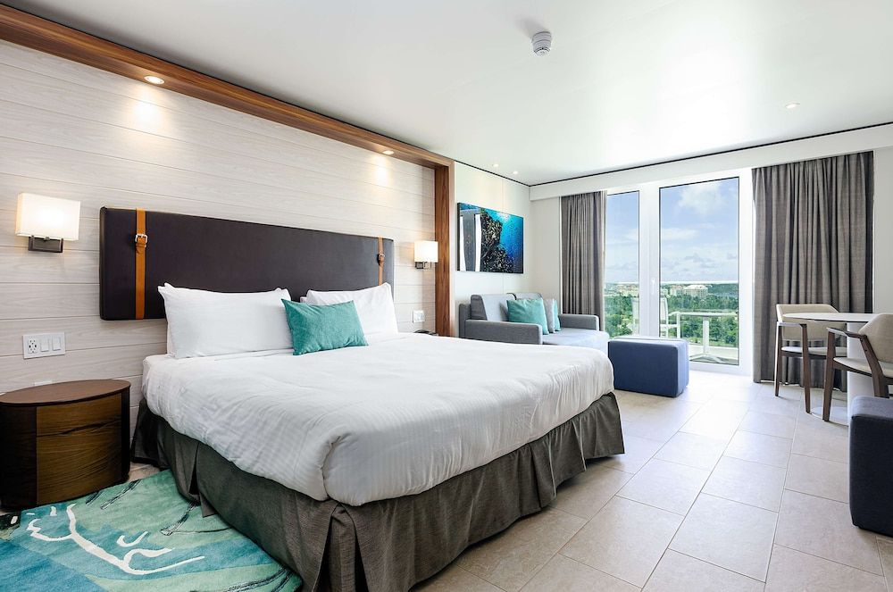 Deluxe Room, 1 King Bed (Ultimate Adults-Only Bay View King)