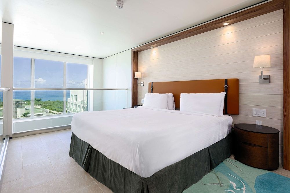 Executive Suite, 1 King Bed with Sofa bed, Ocean View (Ultimate Adults-Only Loft Suite)