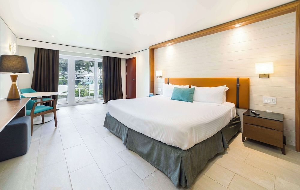 Deluxe Room, 1 King Bed, Garden View (Garden View Room King)