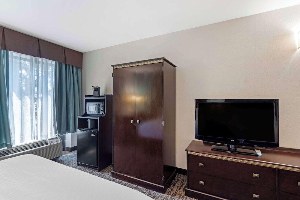 Best Western Plus Chicagoland - Countryside Standard Room, 2 Double Beds, Non Smoking, Microwave 6
