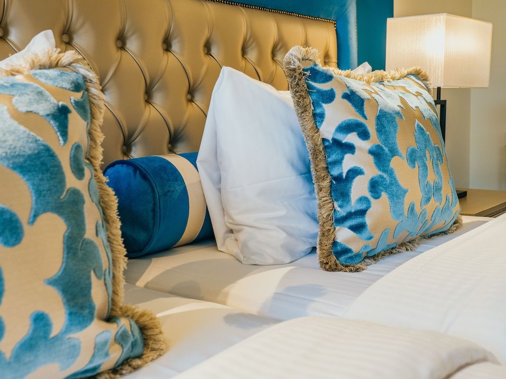 Chateau d'Urspelt Double Room (Castle) 7