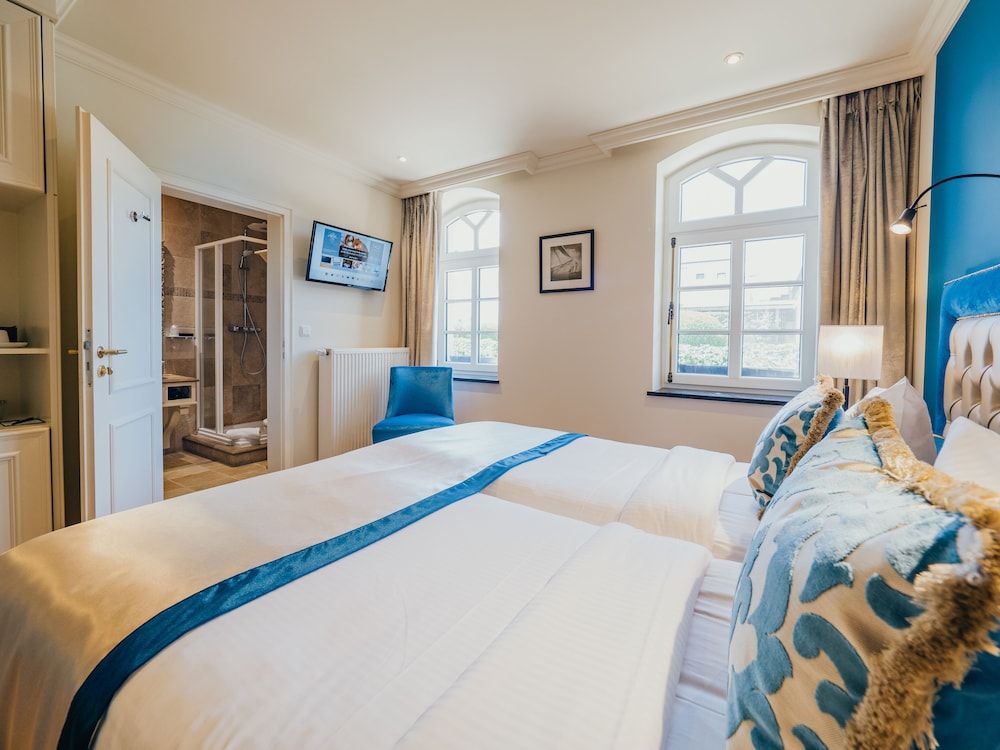 Chateau d'Urspelt Double Room (Castle) 6