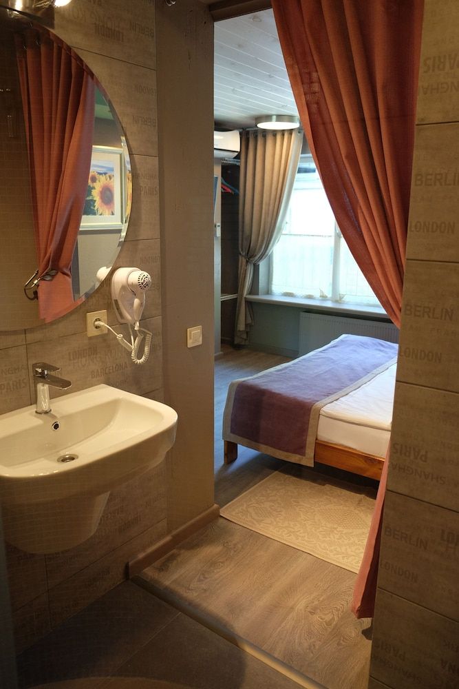 Aparthotel Chisinau Comfort Apartment, 3 Bedrooms 13