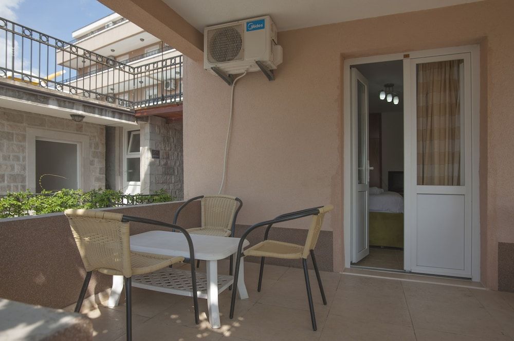 Apartments Grand Standard Studio, 1 Double Bed, Terrace 4