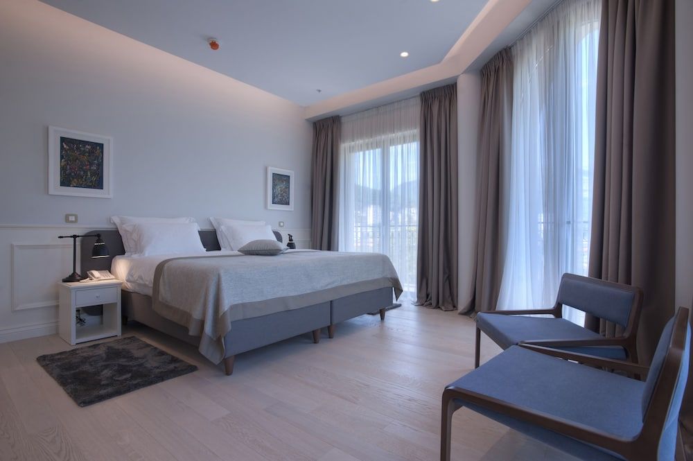 Hotel Majestic Superior Double or Twin Room, Balcony, Park View 2