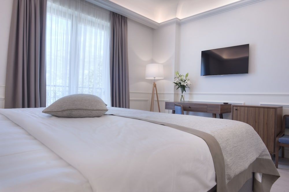 Hotel Majestic Family Apartment, Connecting Rooms, Park View 5