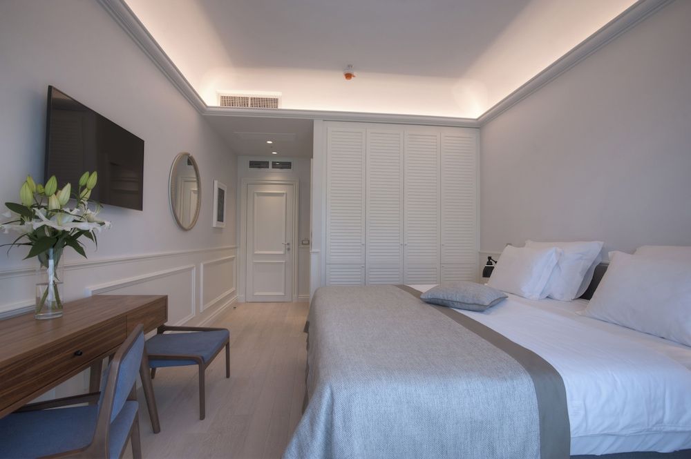 Hotel Majestic Family Apartment, Connecting Rooms, Park View 4