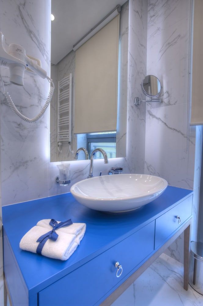 Hotel Majestic Superior Double or Twin Room, Balcony, Park View 9