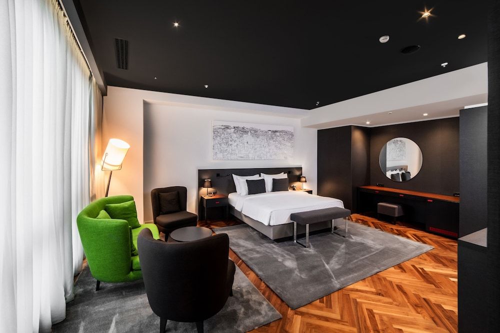 Suite (Penthouse)