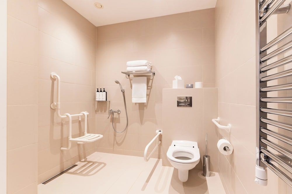 Crowne Plaza Podgorica by IHG Standard Room, 1 King Bed, Accessible 5