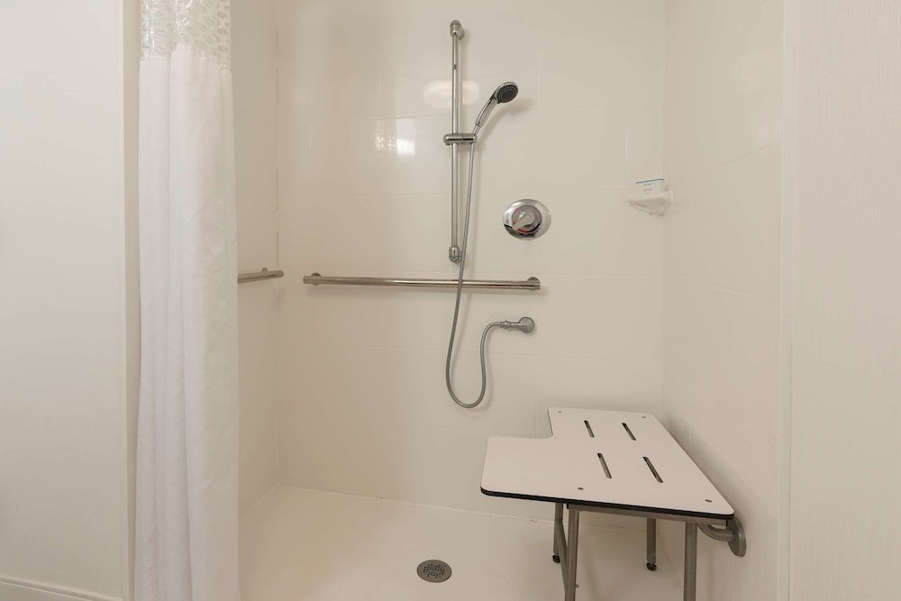 Room, 1 Double Bed, Accessible, Roll-in Shower