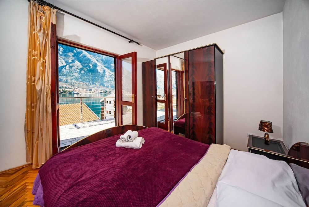 Apartmani Markovic Double Room, Shared Bathroom 4